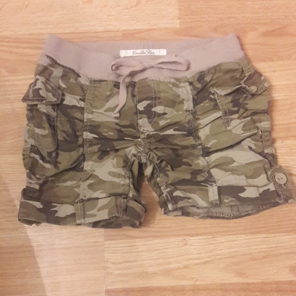 elastic band cargo shorts